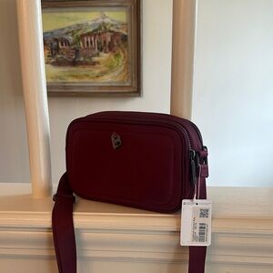 Lululemon Crossbody Camera Bag in Deep Burgundy - Rare Color NWT